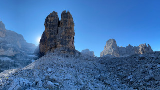 Mountain range snow rocks sky - ultra wide angle free wallpaper for desktop
