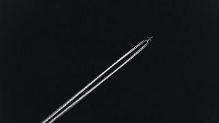 Jet contrail minimalism ultrafinedetail greyscale - bottom free wallpaper