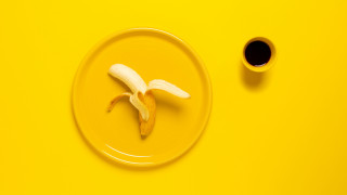 Banana coffee plate yellow minimalism - a banana free wallpaper