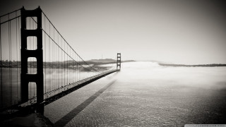 Golden gate bridge black white - fog free wallpaper