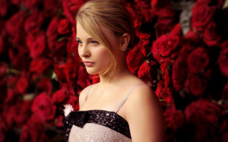 Woman dress roses flower hair - a woman in a dress free wallpaper