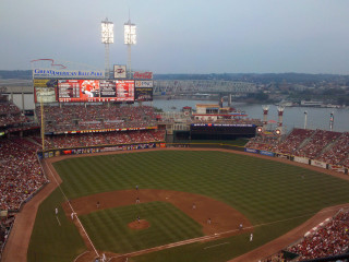 Baseball field crowd water cityscape - a baseball field free wallpaper