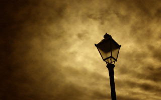 Street light cloudy sky bird - free bird wallpaper for desktop
