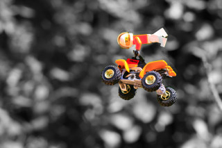 Toy car suspended tree man - a toy car free wallpaper