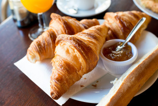 Croissants jam table orange juice - a cup free wallpaper