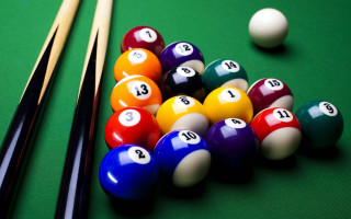 Pool table cues balls green - a green cloth free wallpaper