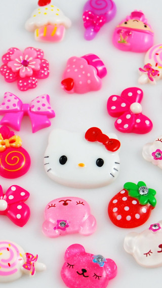 Hello kitty toys table together - free hearts wallpaper for mobile