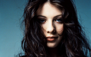 Woman long hair blue eyes 8 - head and shoulders portrait free wallpaper for desktop