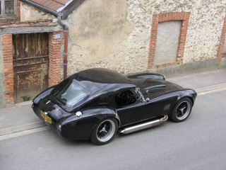 Black sports car digital rendering - the side of the road next free wallpaper