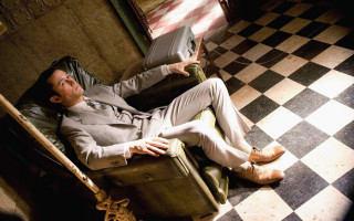 Man suit tie chair checkered - floor free wallpaper for desktop