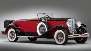 Old model red car art - an art deco sculpture free wallpaper