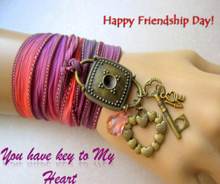 Bracelet charms key happy friend - a bracelet free wallpaper