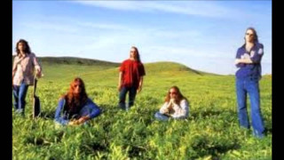 Women group field grass arms - david gilmour blythe free wallpaper