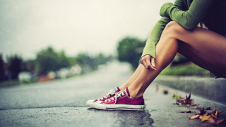 Woman sitting curb foot ground - grunge free wallpaper