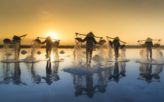 People paddles lake puddle art - eric deschamps free wallpaper