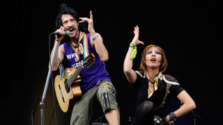 Man woman singing microphones stage - cristache gheorghiu free wallpaper