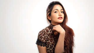 Woman leopardprint longhair portrait samikshavad - ella guru free wallpaper