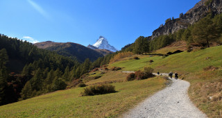 Mountain trail group nature sky - peak in the distance free wallpaper for desktop