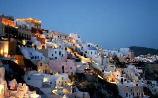Hillside white buildings night lights - a hillside free wallpaper