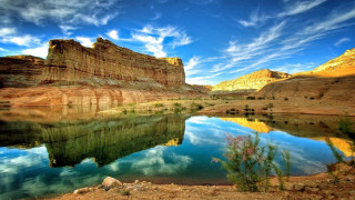 Lake mountains blue sky clouds 11 - free landscape wallpaper