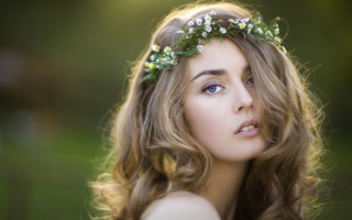 Flower crown blonde woman wind - a flower crown free wallpaper