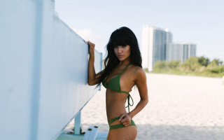 Beach woman city bikini polaroid - leaning free wallpaper