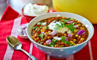 Bowl chili sour cream cilantro - a tablecloth free wallpaper for desktop