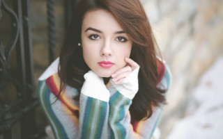 Woman sweater fence hand chin - a sweater free wallpaper