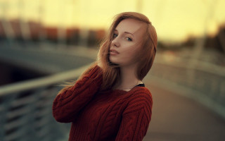 Woman bridge serious portrait bokeh - free vintage wallpaper