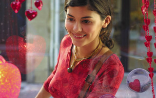 Smiling woman hearts beads magical - heart free wallpaper for desktop