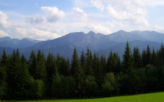 Mountain forest lake beach sky - alen divi free wallpaper