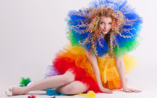 Colorful dress feathered hat sitting - hat free wallpaper for desktop