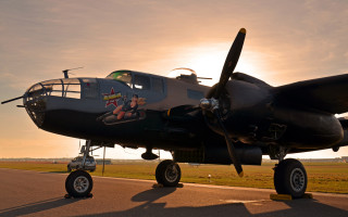 Plane mickey mouse wings runway - a mickey mouse free wallpaper for desktop