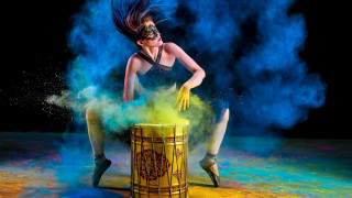 Woman yellowtrashcan blue smoke wind - colour free wallpaper for desktop