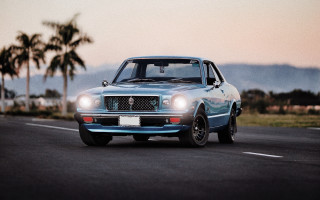Blue mustang street palm trees - a street next free wallpaper
