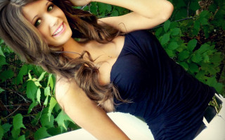 Aramenta vail wind blowing forest - a black top free wallpaper