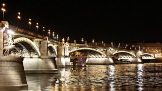 Bridge lights night river boat - the water below free wallpaper for desktop