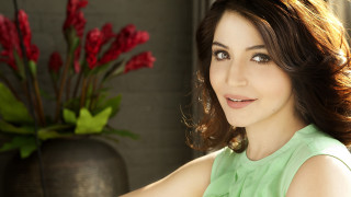 Elina karimova green dress red - red flower free wallpaper