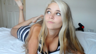 Woman blonde hair bed wind - her eye wide open free wallpaper