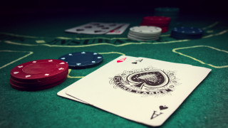 Poker table card chips green - a card free wallpaper