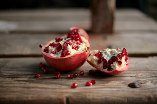 Pomegranate seeds wine still life - cut free wallpaper