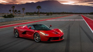 Red sports car race track 48 - spectacular free wallpaper