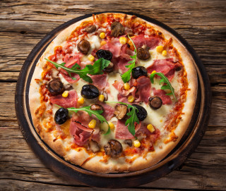 Pizza meat cheese vegetables wooden 2 - coppo di marcovaldo free wallpaper