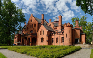 Red brick castle clock tower - art and crafts movement free wallpaper