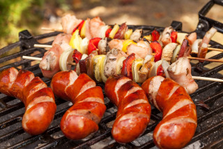 Grill sausages hotdogs skewers food - a grill free wallpaper