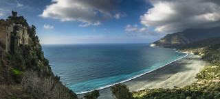 Castle cliff ocean beach sky - exekia free wallpaper for desktop