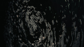 Black background water drops frisbee - gutai group free wallpaper for desktop