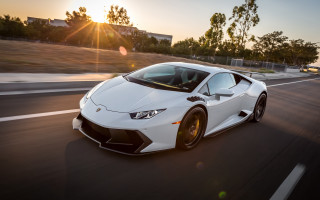 White sports car sunset 3d - a white sports car free wallpaper for desktop
