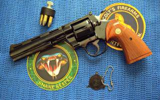 Gun badge bluecloth hookah bronze - a blue cloth free wallpaper for desktop