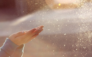 Person hand sunlight magical realism - radiant light free wallpaper for desktop